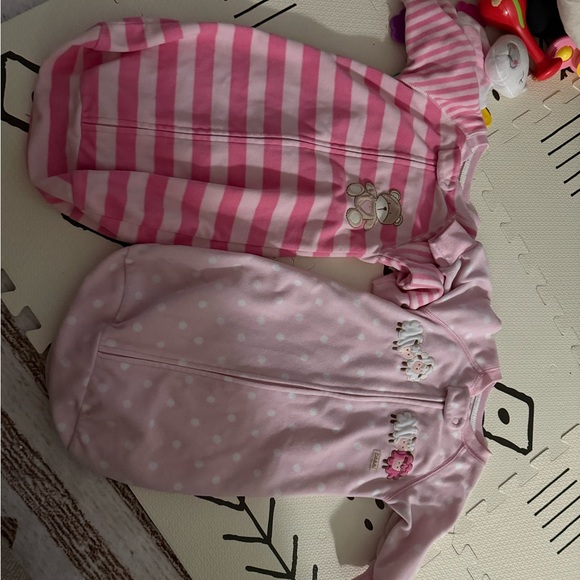 2 Carter's Pink and White Baby Sleepers - Picture 1 of 4